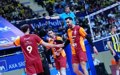 "Galatasaray HDI Sigorta, Fenerbahçe'yi Mağlup Edip Voleybol Finaline Yükseldi!"