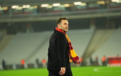 Okan Buruk'tan dev derbi öncesi açıklamalar: VAR hakemleri maçın önüne geçiyor!
